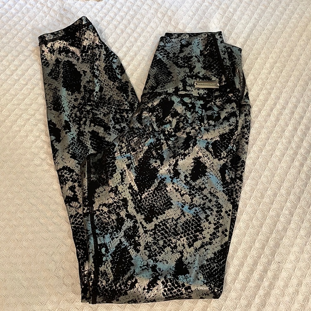 MiniBeast scrunch butt leggings